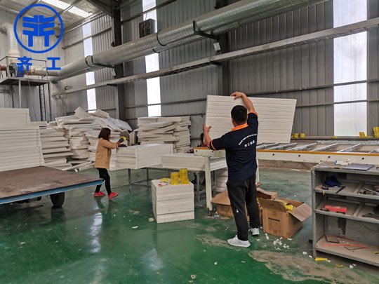 防火巖棉板價(jià)格為何會(huì)出現(xiàn)波動(dòng)？